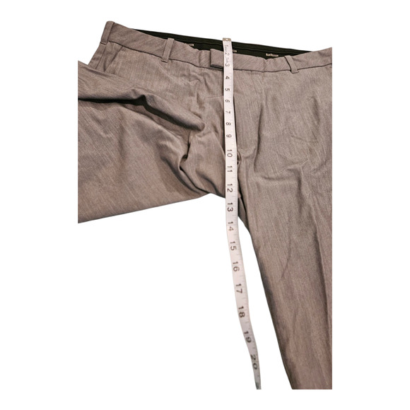 Van Heusen Men's Size 34X32 Gray Pants - Picture 9 of 10